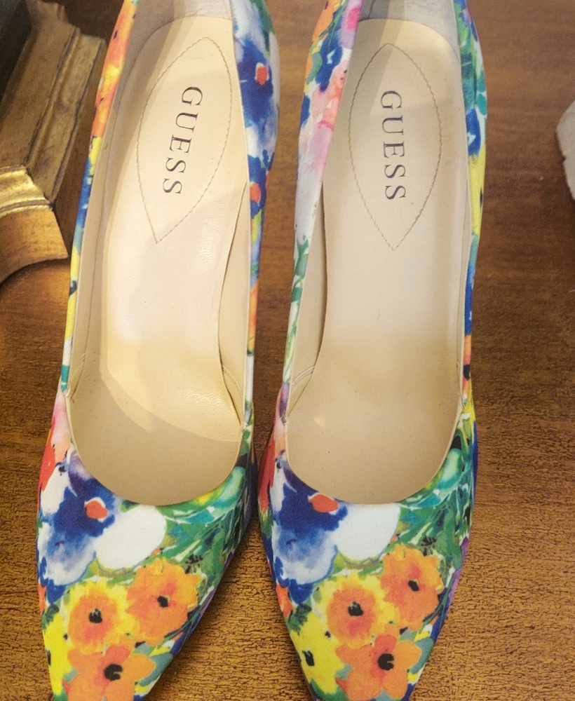 Guess Muliple Color Heels